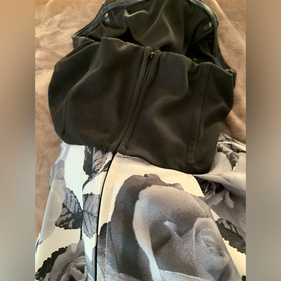 Stunning prom dress/evening gown. Women size 9 cropped front. Great condition - Picture 4 of 8